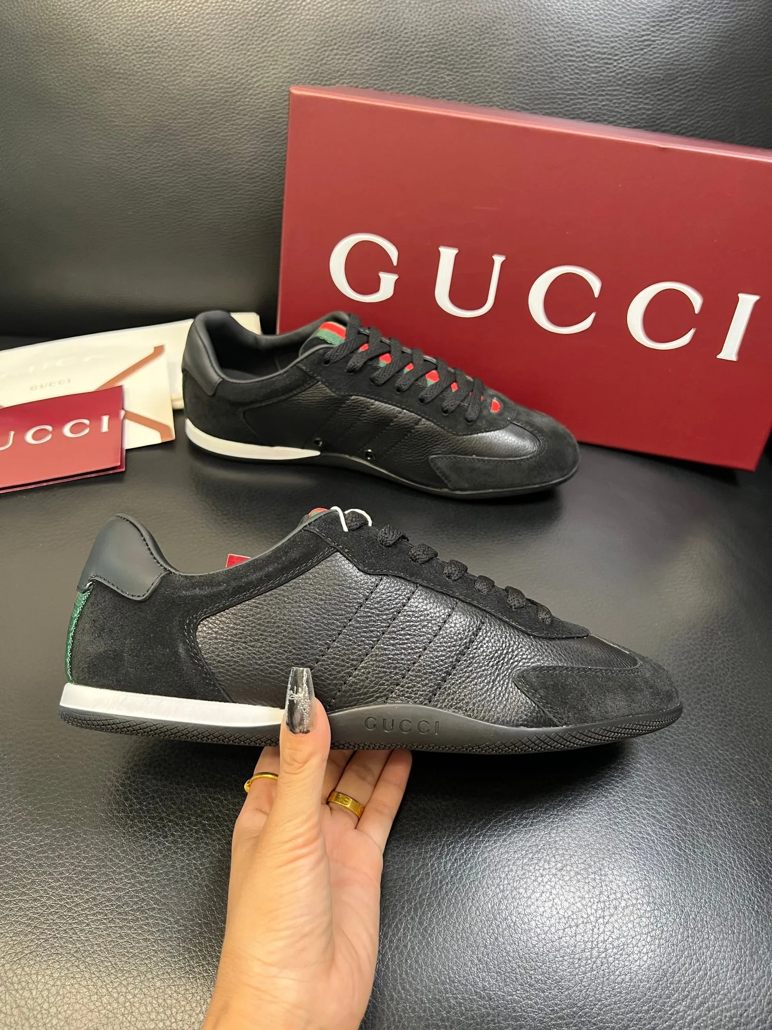 P420 new men's shoes GUCCI [Lightning] latest shoes are shipped. Original quality, fashionable, special materials, inner mesh, brand new packaging. The foot feels super comfortable and the workmanship is impeccable. Size: 38-45
